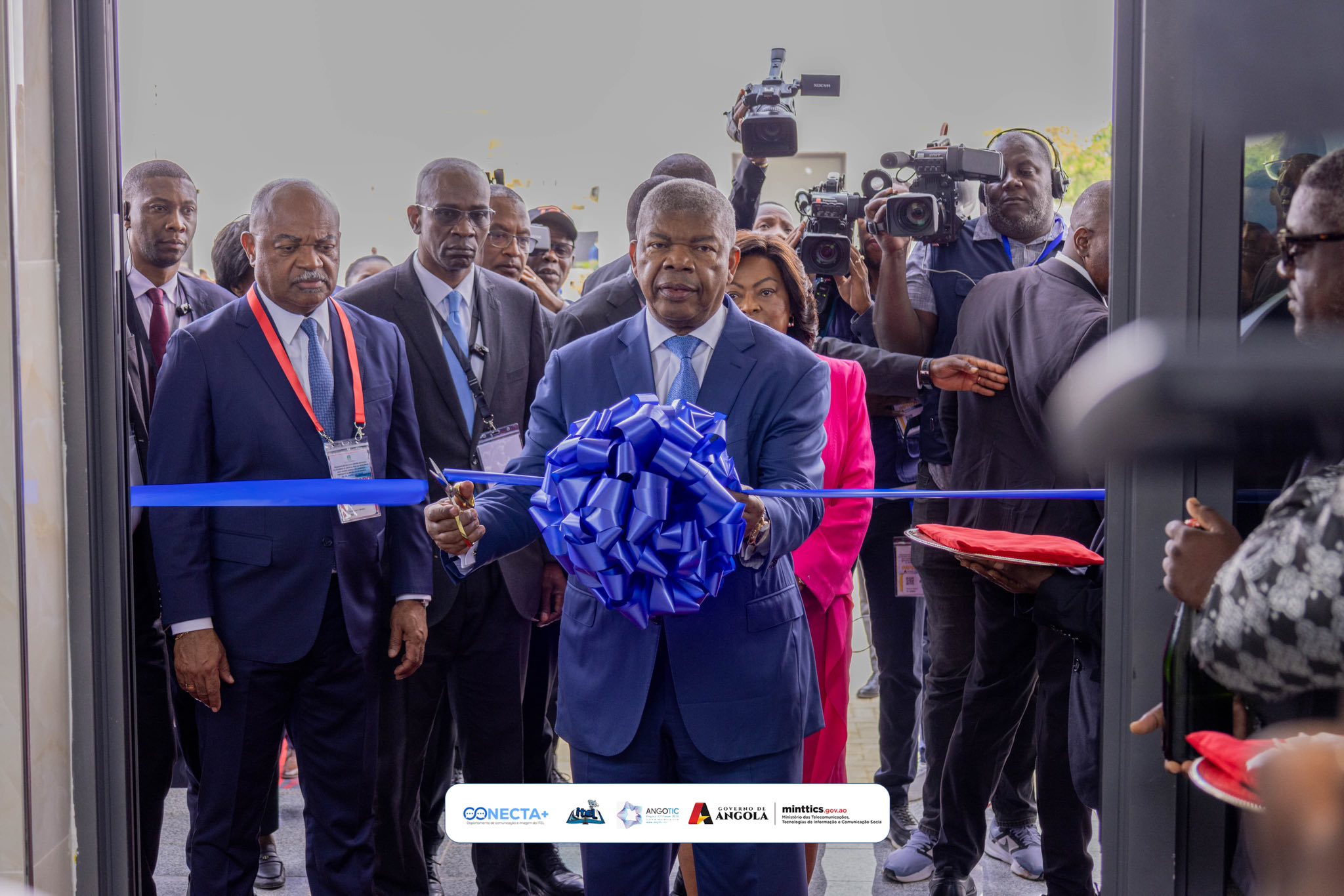 PRESIDENTE JOÃO LOURENÇO INAUGURA DATA CENTER DO GOVERNO E REFORÇA SOBERANIA DIGITAL