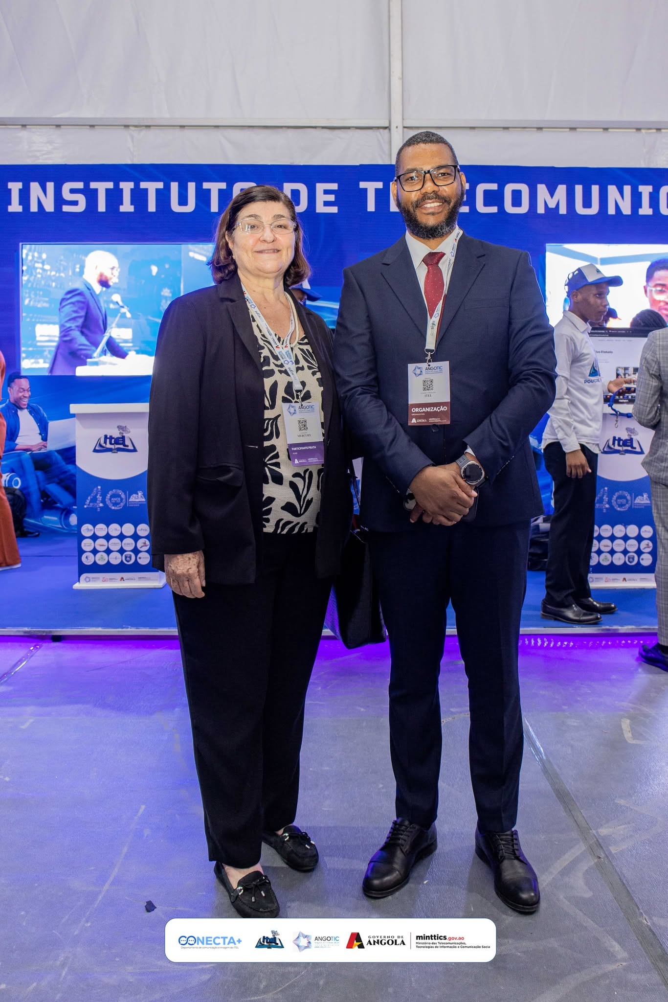 PRIMEIRA-DAMA E ALTAS FIGURAS DO GOVERNO RENDIDAS À INOVAÇÃO DA KID ZONE DO ITEL
